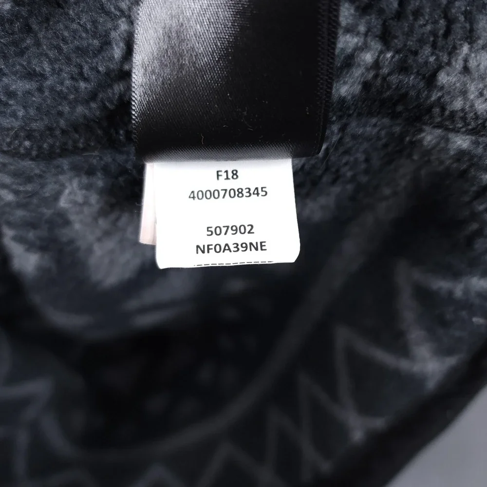 The North Face Medium Geometric Aztec Print Fleece‎ Quarter Zip Pullover Jacket
